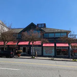 Away At Near Yvr バンクーバー